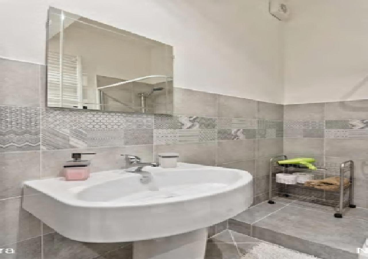 Goldoni 5 *